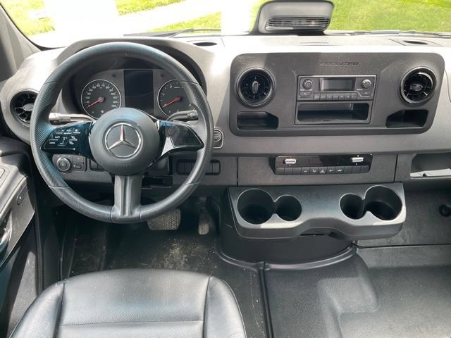 Used 2025 Mercedes-Benz Sprinter 2500 image 11