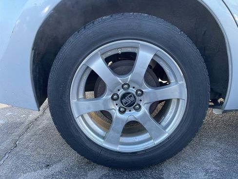 Used 2014 Toyota Corolla LE image 9