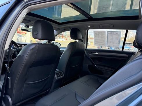 Used 2018 Volkswagen Golf S image 14