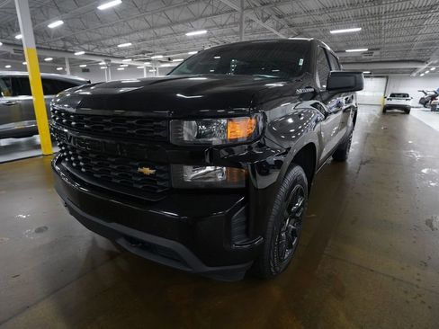Used 2019 Chevrolet Silverado 1500 Custom w/ Custom Convenience Package image 12