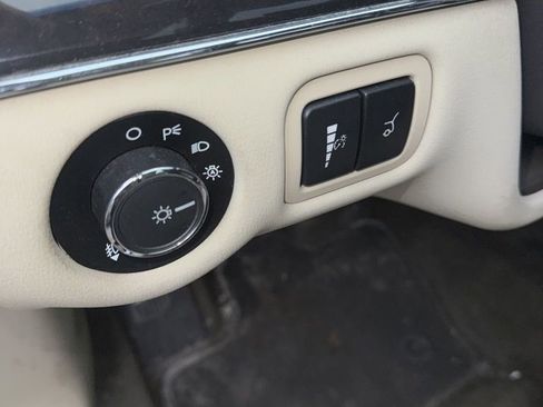 Used 2014 Lincoln MKT AWD w/ Equipment Group 201A image 11