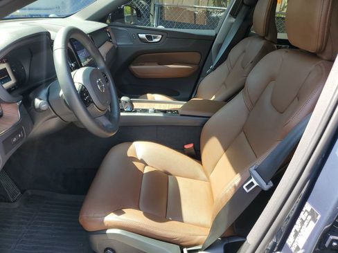 Certified 2024 Volvo XC60 T8 Plus w/ Protection Package Premier image 16