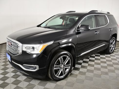 Used 2017 GMC Acadia Denali w/ Technology Package AWD/4WD image 10