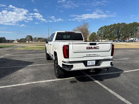 Used 2025 GMC Sierra 2500 Denali w/ Denali Reserve Package image 9