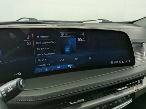 Certified 2025 Cadillac XT4 Premium Luxury FWD image 18