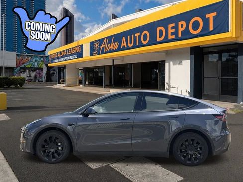 Used 2023 Tesla Model Y Long Range AWD/4WD image 2
