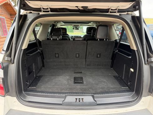 Used 2018 Ford Expedition Max Platinum AWD/4WD image 19