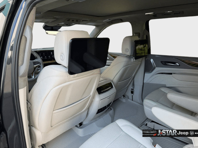 Used 2024 Cadillac Escalade ESV Sport Platinum w/ LPO, ONYX Package AWD/4WD image 25