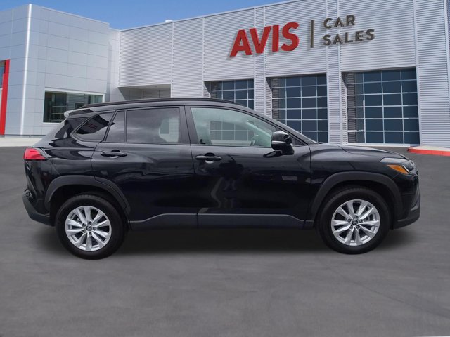 Used 2025 Toyota Corolla Cross LE FWD image 5
