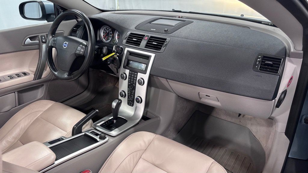 Used 2011 Volvo C70 T5 w/ Multimedia Pkg FWD image 26