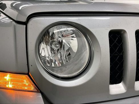 Used 2017 Jeep Patriot Sport w/ Power Value Group FWD image 31