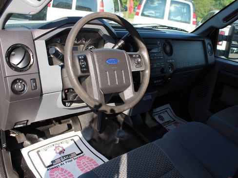 Used 2015 Ford F250 XL w/ Power Equipment Group AWD/4WD image 10