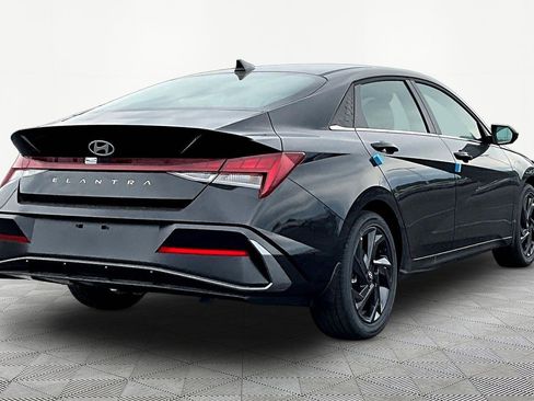 New 2026 Hyundai Elantra SEL Sport Premium FWD image 7