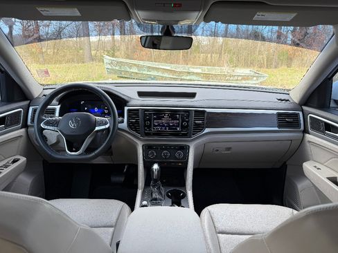 Used 2023 Volkswagen Atlas SE image 30