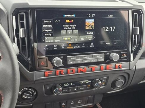 Used 2025 Nissan Frontier PRO-4X AWD/4WD image 21