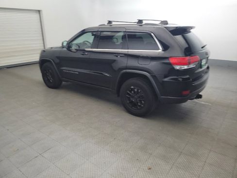 Used 2019 Jeep Grand Cherokee Laredo image 3