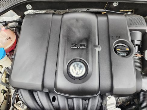 Used 2012 Volkswagen Passat 2.5 SE image 28