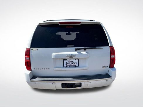 Used 2009 Chevrolet Suburban LTZ AWD/4WD image 4