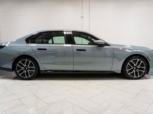 Used 2023 BMW 760i xDrive w/ Executive Package image 42
