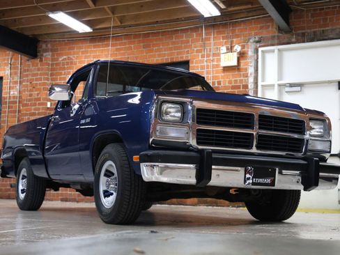 Used 1992 Dodge D/W Truck 150 image 4