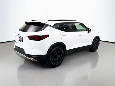 Used 2025 Chevrolet Blazer LT w/ Midnight/Sport Edition image 10