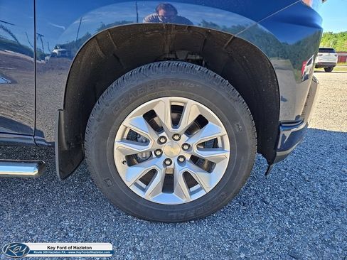 Used 2020 Chevrolet Silverado 1500 Custom w/ Custom Value Package AWD/4WD image 17