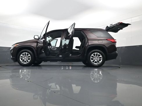 Used 2021 Chevrolet Traverse LT FWD image 35
