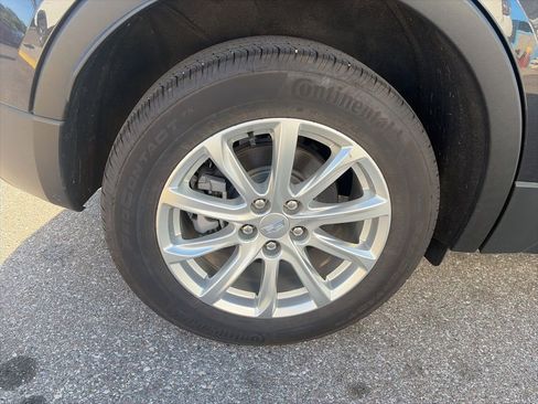 Used 2023 Cadillac XT4 Luxury w/ Cold Weather Package image 10