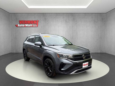 Used 2023 Volkswagen Taos SE AWD/4WD image 1