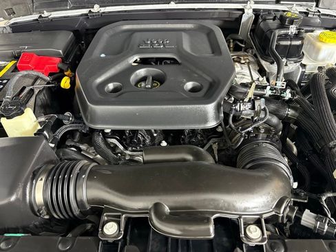Used 2023 Jeep Wrangler Unlimited w/ Cold Weather Group AWD/4WD image 39