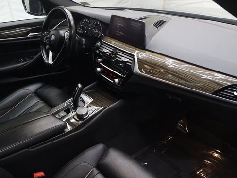 Used 2019 BMW 530i xDrive image 12