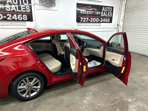 Used 2018 Hyundai Elantra SEL image 17