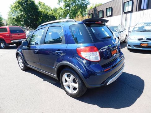 Used 2008 Suzuki SX4 AWD Hatchback w/ Touring Pkg image 3