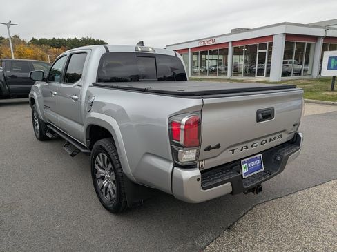 Used 2022 Toyota Tacoma Limited image 3