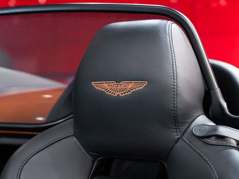 Used 2015 Aston Martin V12 Vantage S image 6