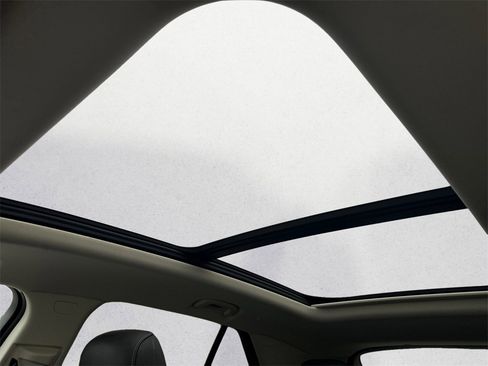 Used 2021 Buick Envision Essence w/ Technology Package I image 25