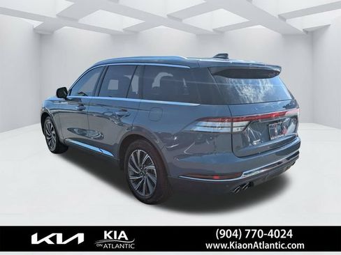 Used 2025 Lincoln Aviator 2WD image 5
