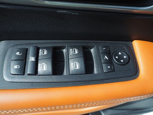 New 2026 Chrysler Pacifica Pinnacle image 29