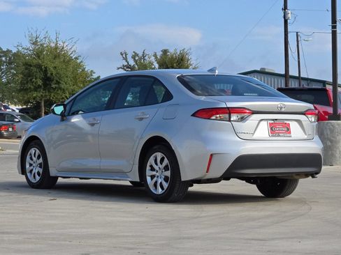 Used 2025 Toyota Corolla LE FWD image 3