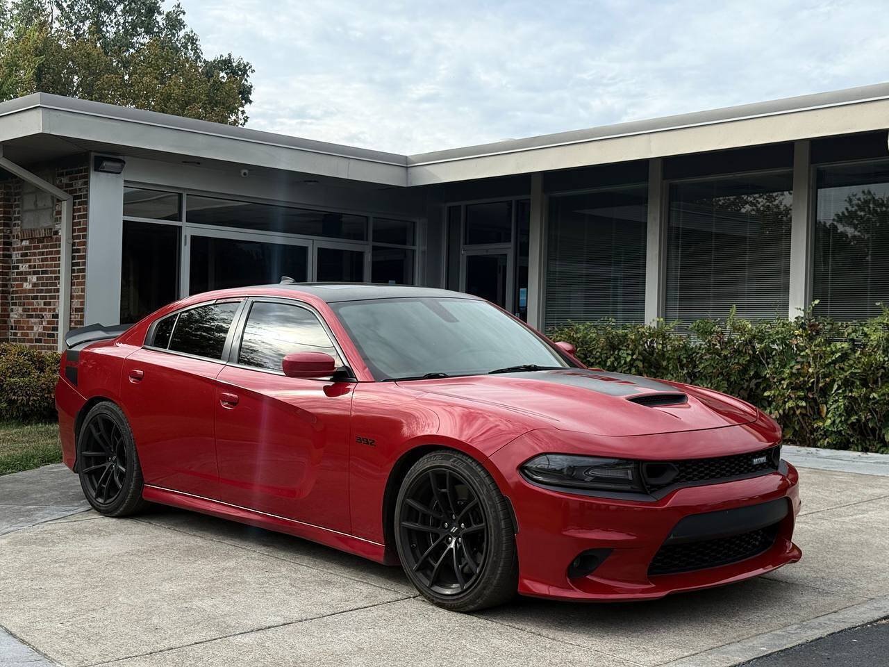 Used 2017 Dodge Charger R/T RWD image 8
