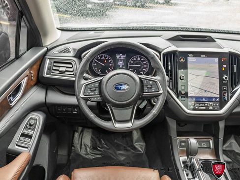 Used 2025 Subaru Ascent Touring AWD/4WD image 2