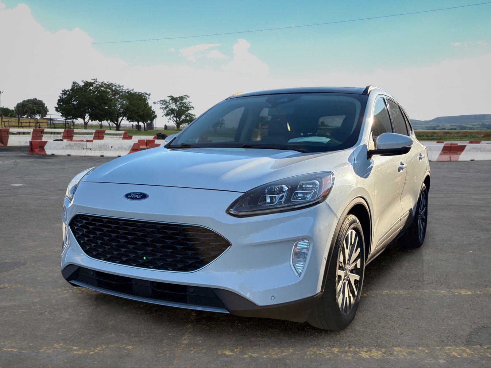 Used 2020 Ford Escape Titanium FWD image 5