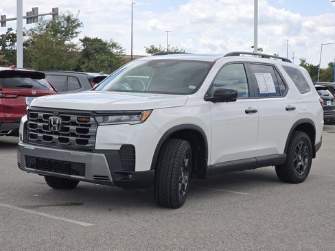 Certified 2026 Honda Pilot TrailSport image 12