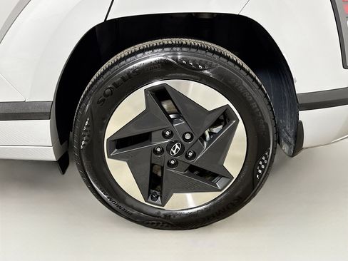 Used 2024 Hyundai Kona SEL FWD image 29