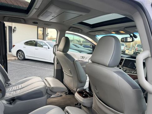 Used 2013 Toyota Sienna Limited w/ Premium Pkg image 17