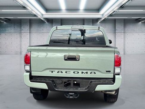 Used 2022 Toyota Tacoma TRD Sport AWD/4WD image 5