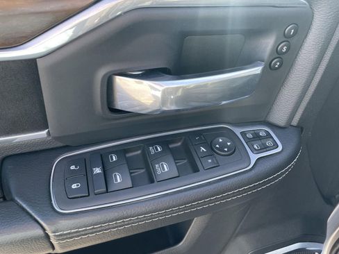 Used 2024 RAM 2500 Laramie image 10