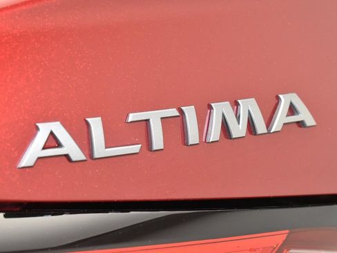 Used 2024 Nissan Altima 2.5 SV w/ SV Premium Package AWD/4WD image 9