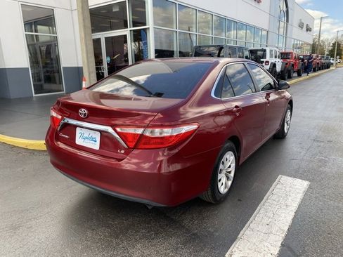 Used 2015 Toyota Camry LE image 8