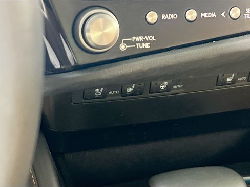 Used 2025 Lexus ES 350 w/ Premium Package FWD image 20